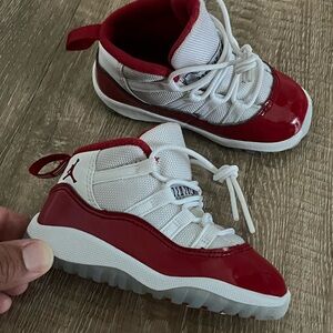 Air Jordan retro 11 xi cherry 7c toddler